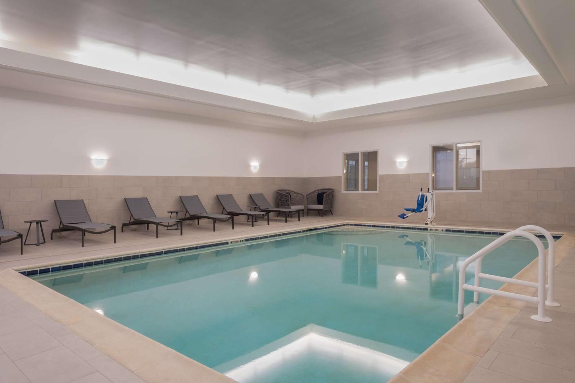 Homewood Suites Medford Extérieur photo