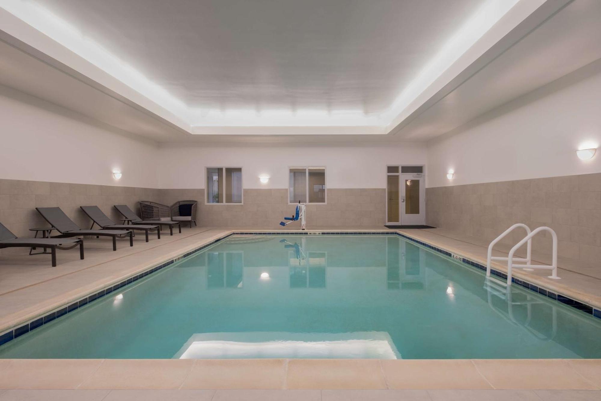 Homewood Suites Medford Extérieur photo