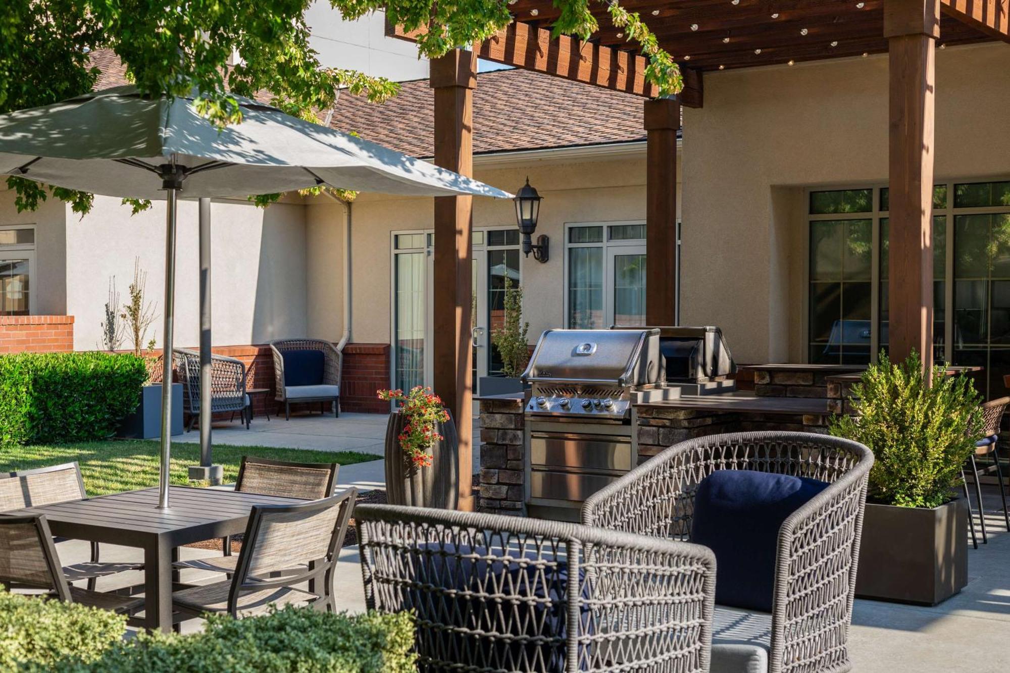 Homewood Suites Medford Extérieur photo