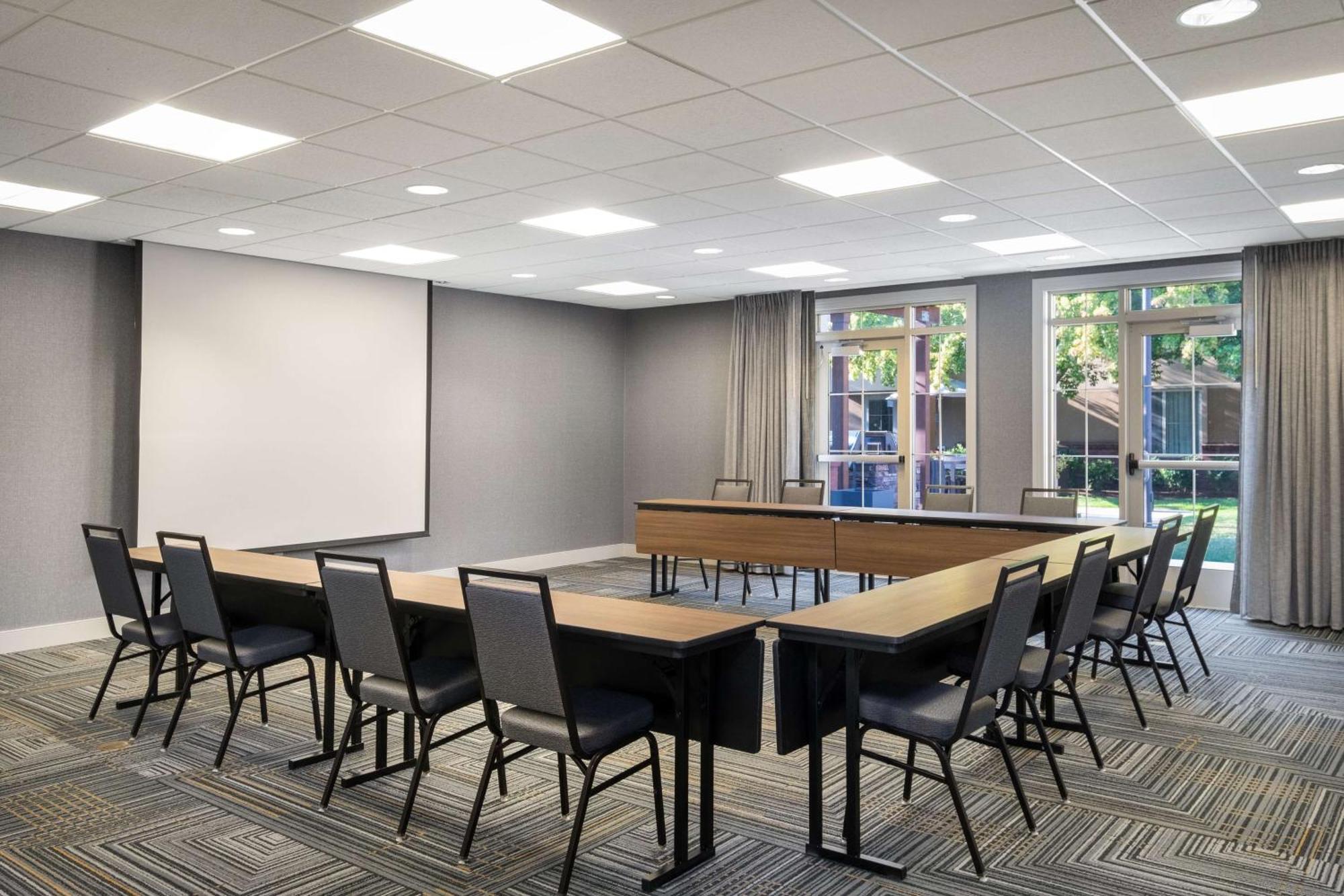 Homewood Suites Medford Extérieur photo